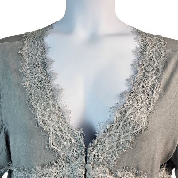 POL BOHO Cropped Blouse Short Sleeves Deep V-Neck Feathered Lace Gray Large NEW - Picture 8 of 15